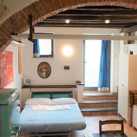 סאבונה La Taverna Di Gianni Near The Beach Italy Riviera מראה חיצוני תמונה